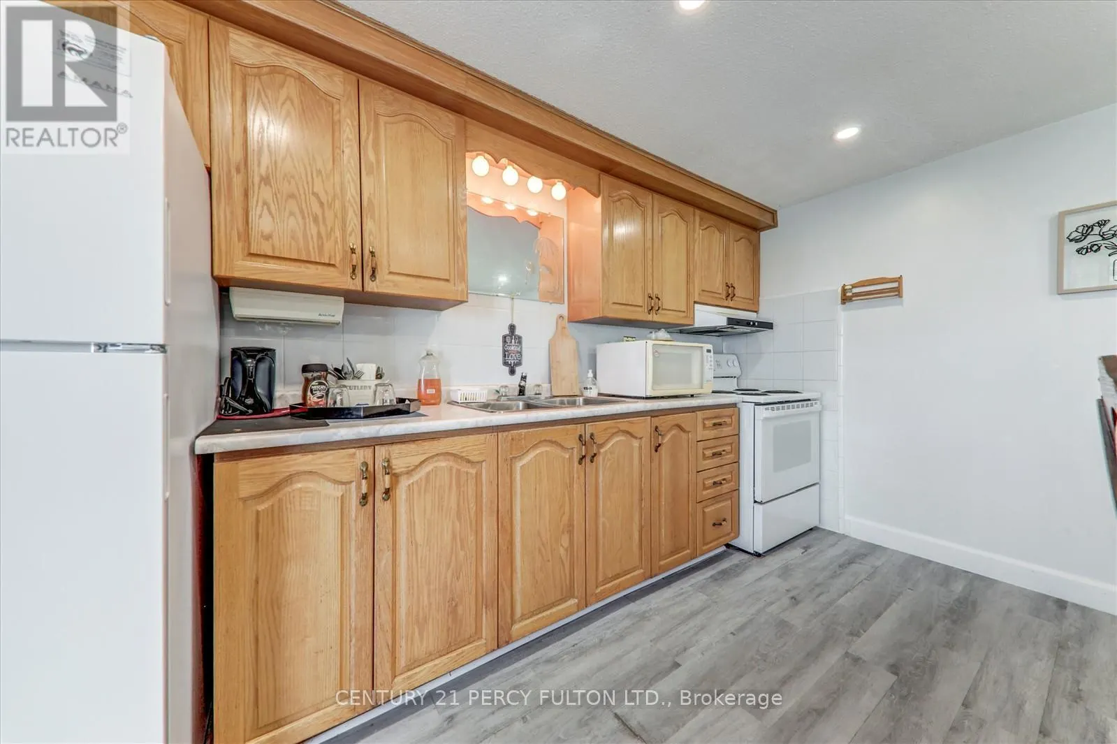 135 CEDAR CREST BEACH ROAD