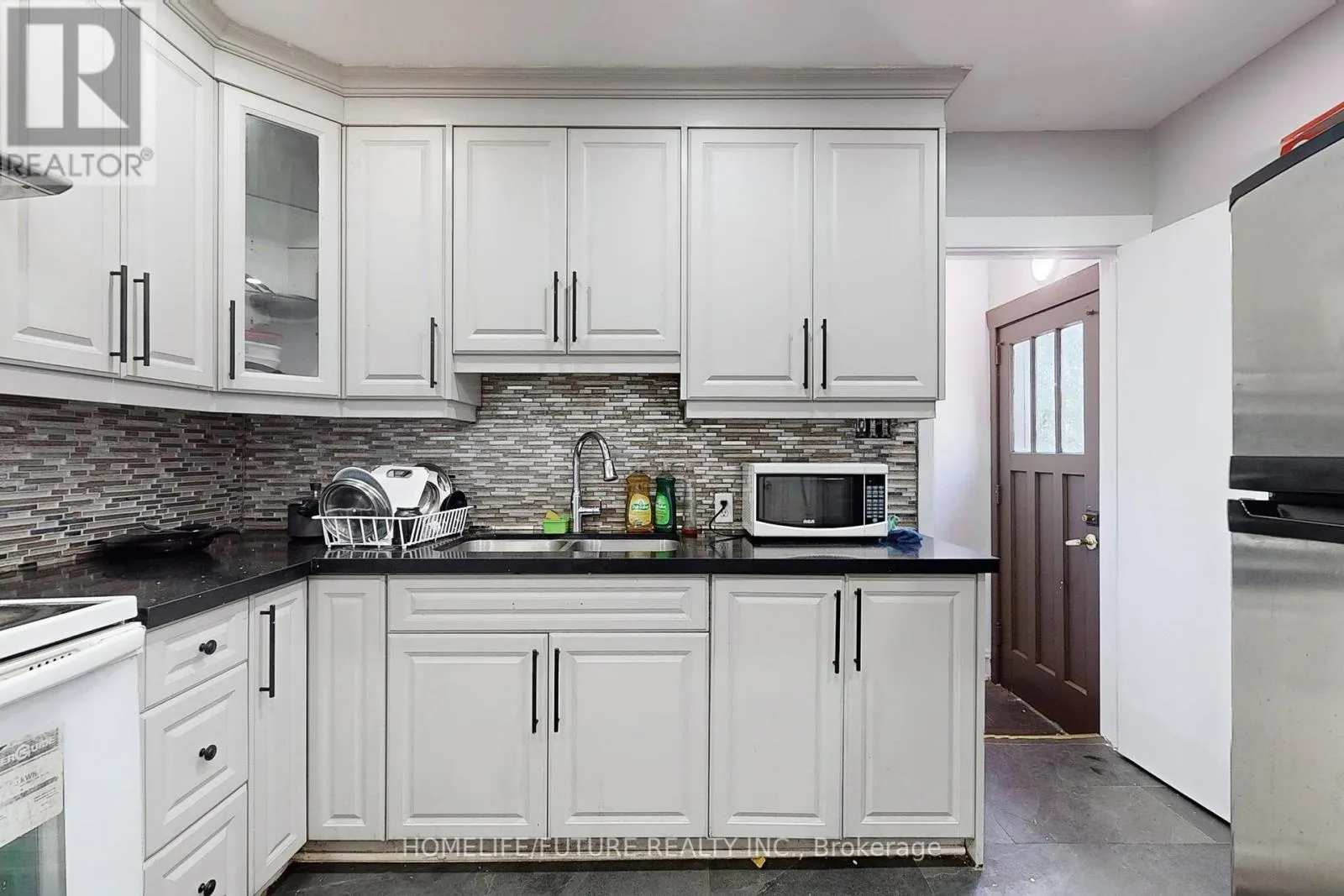 1496 SIMCOE STREET N