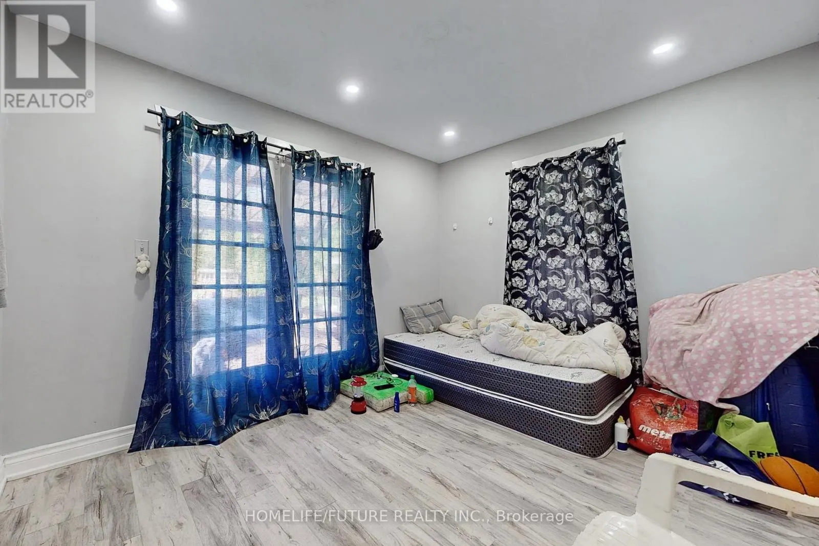 1496 SIMCOE STREET N