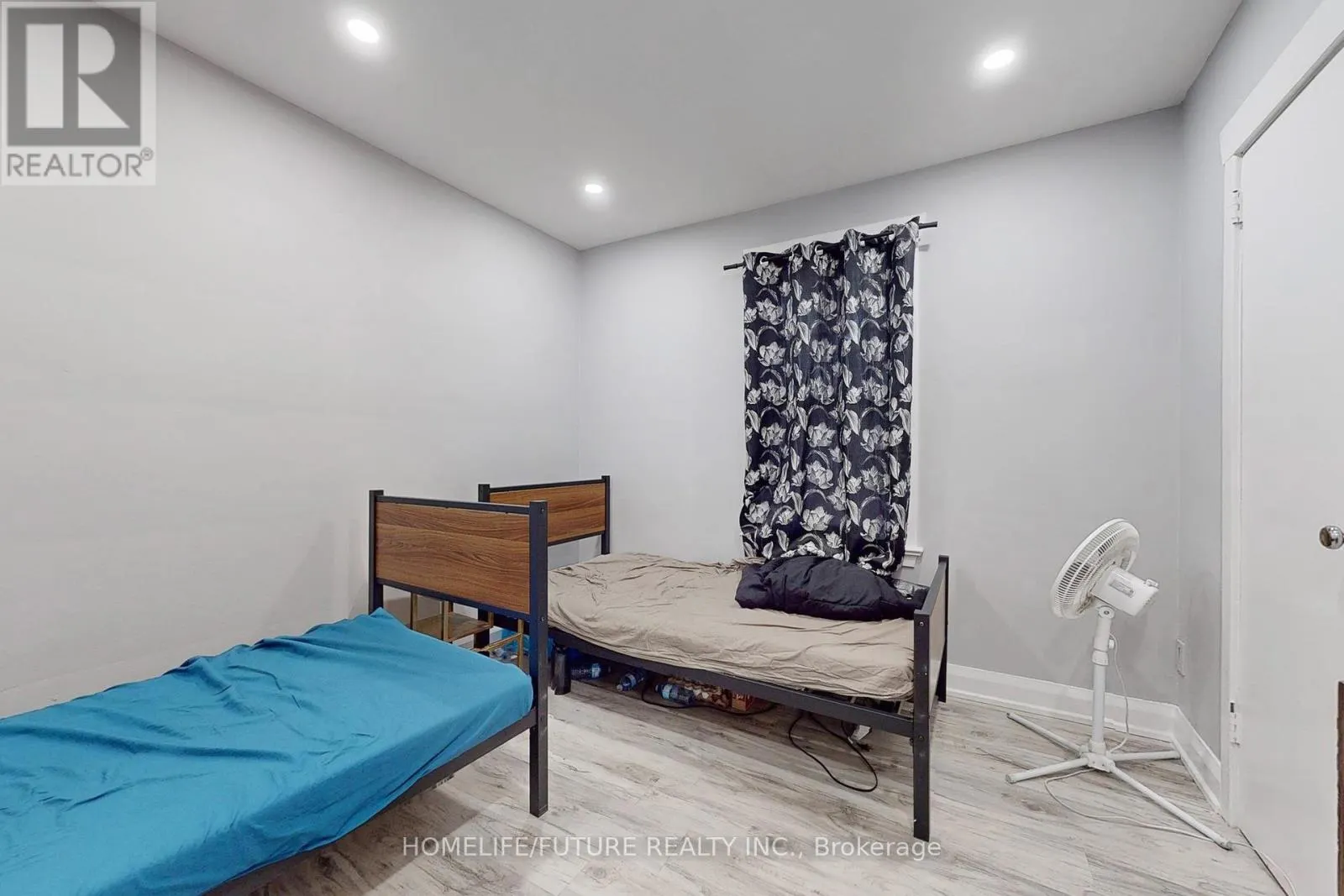 1496 SIMCOE STREET N