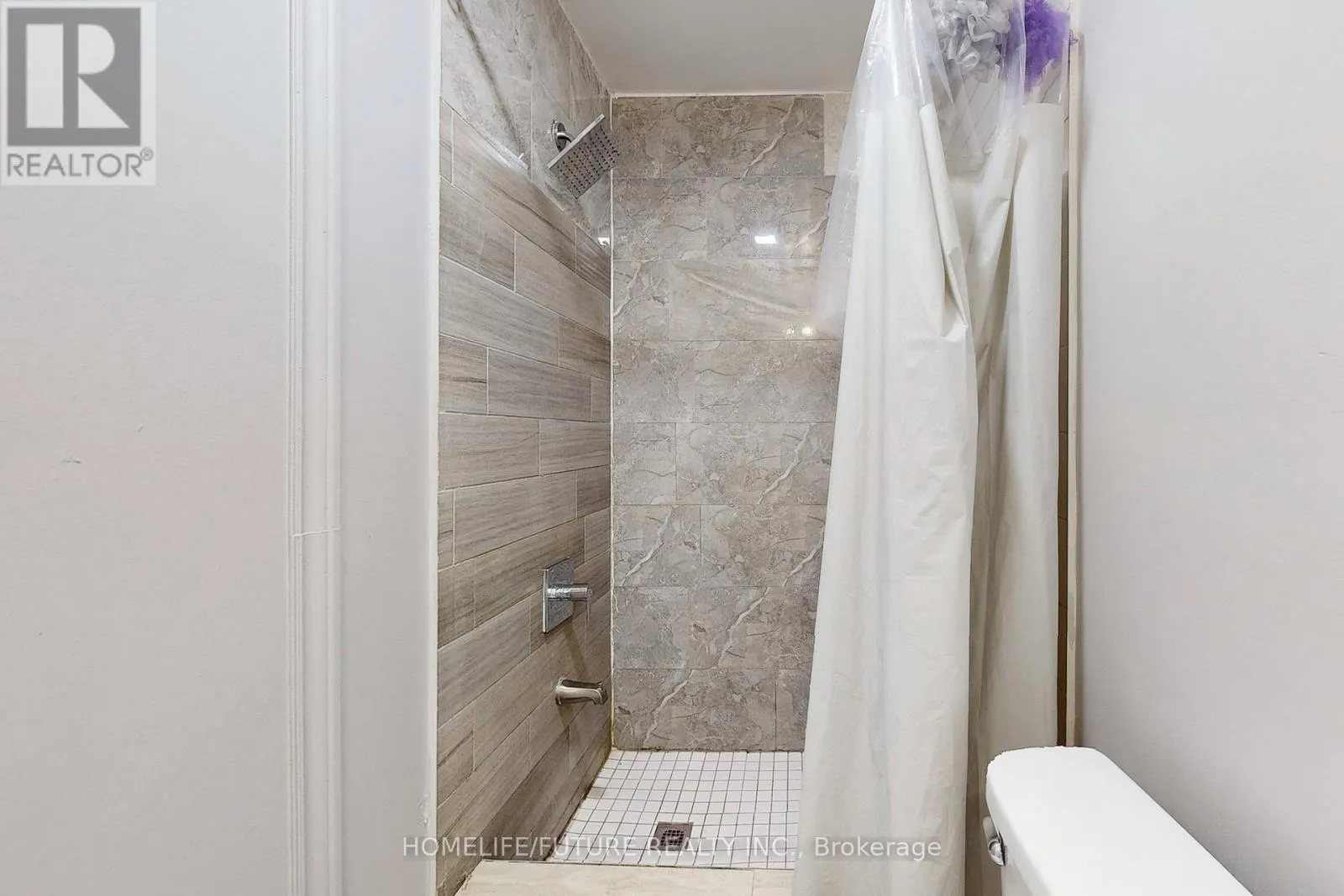 1496 SIMCOE STREET N