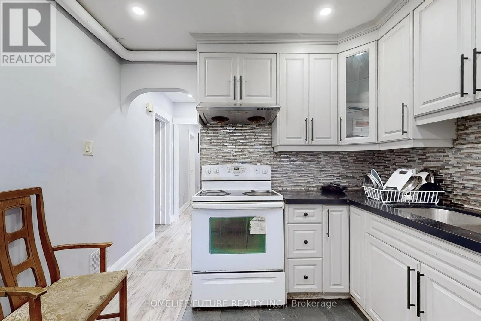 1496 SIMCOE STREET N