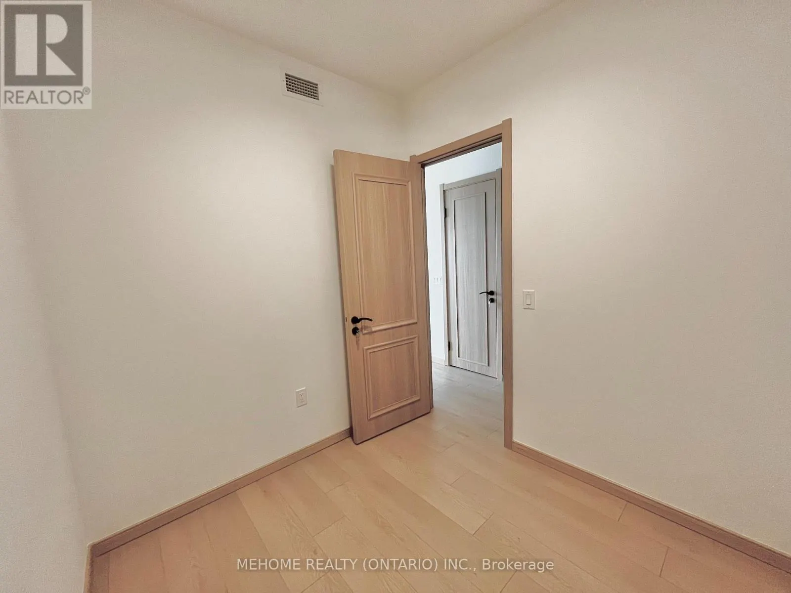 B1012 - 3429 SHEPPARD AVENUE E