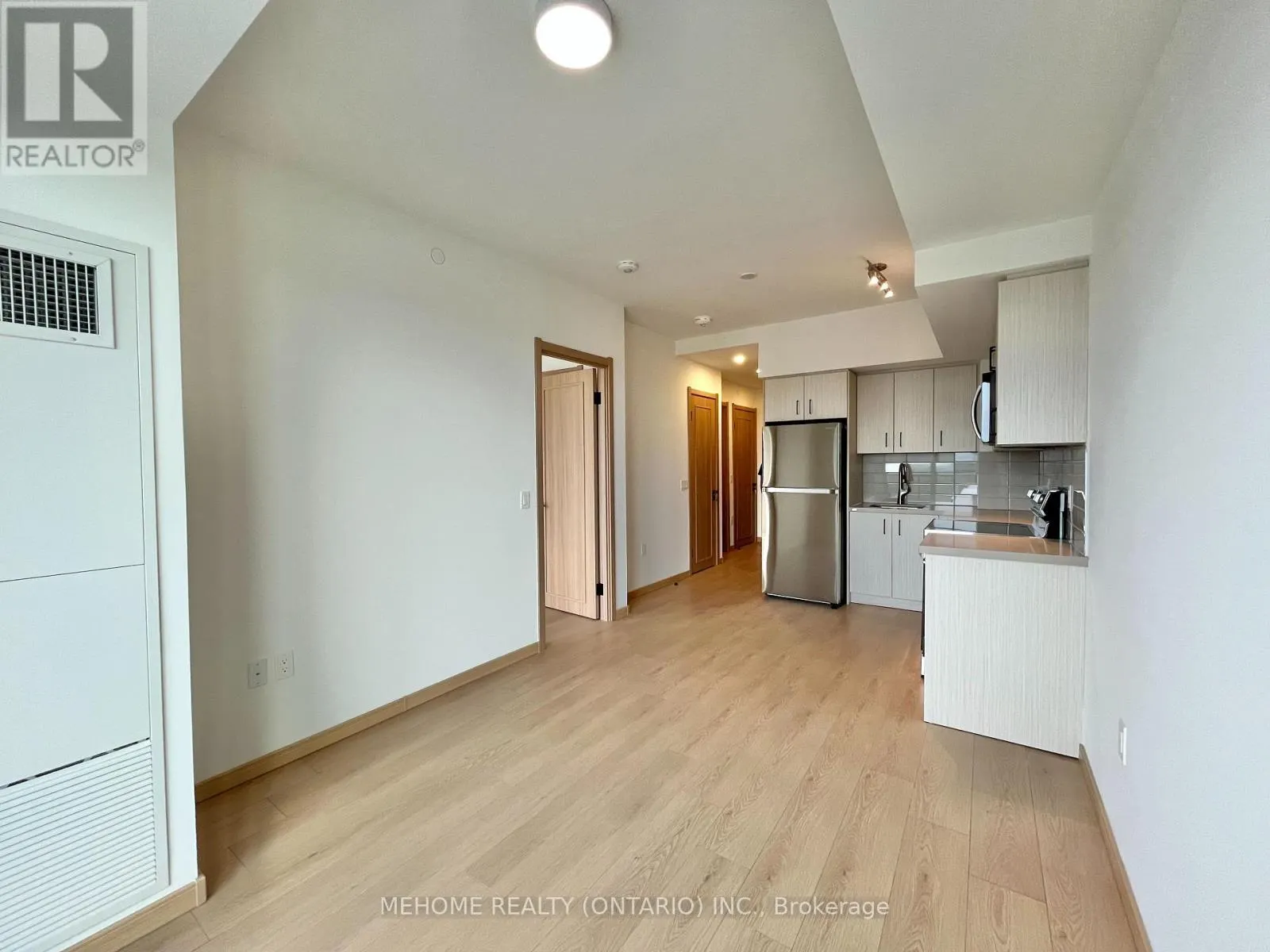 B1012 - 3429 SHEPPARD AVENUE E