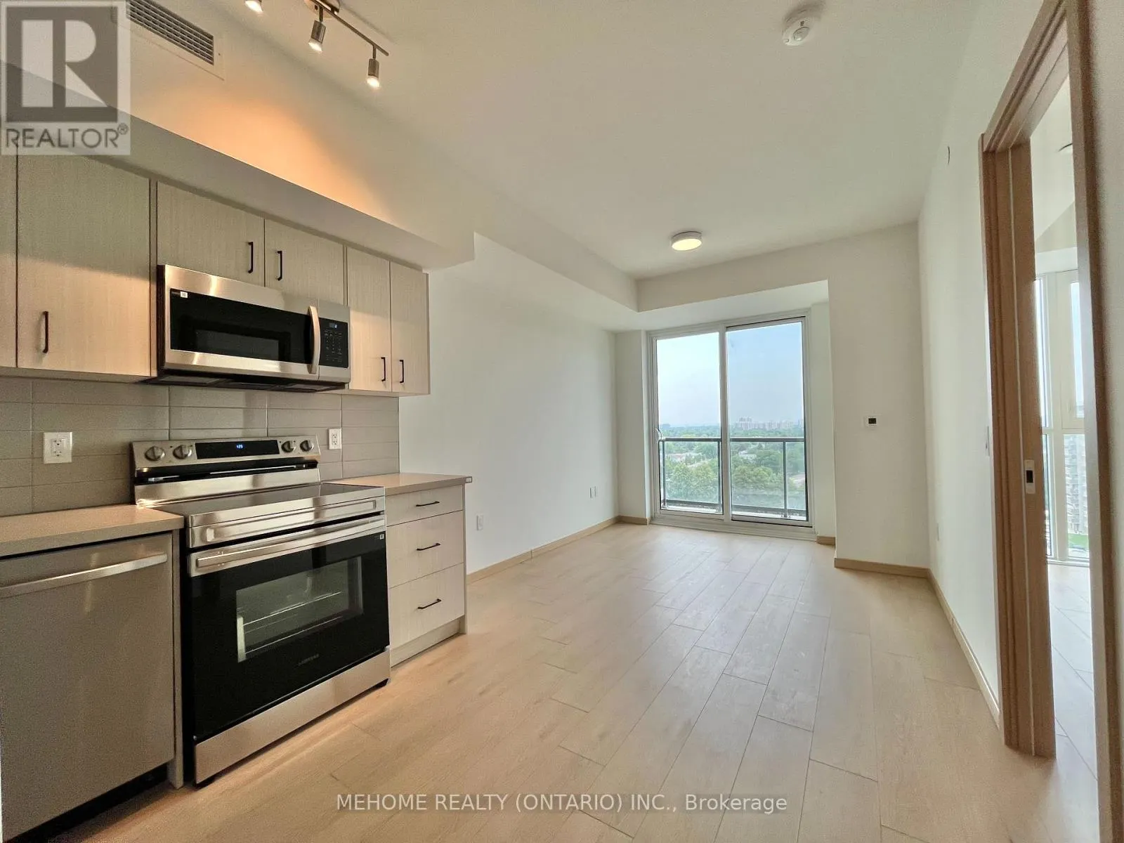 B1012 - 3429 SHEPPARD AVENUE E