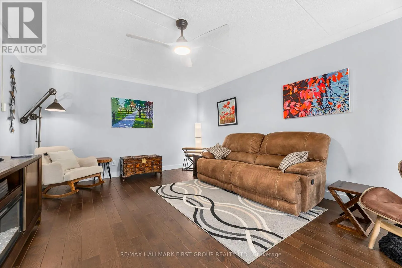 104 - 580 MARY STREET E