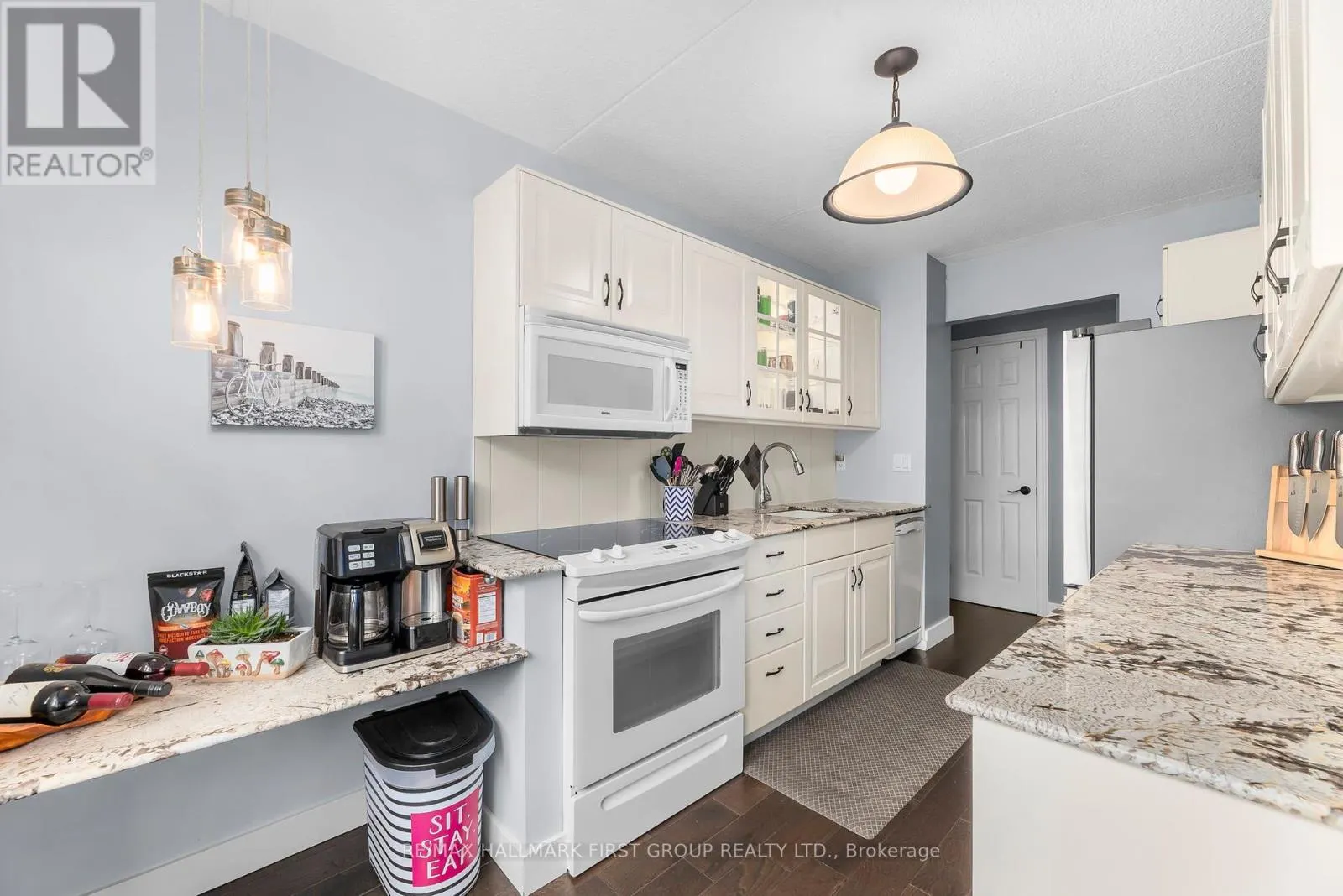 104 - 580 MARY STREET E