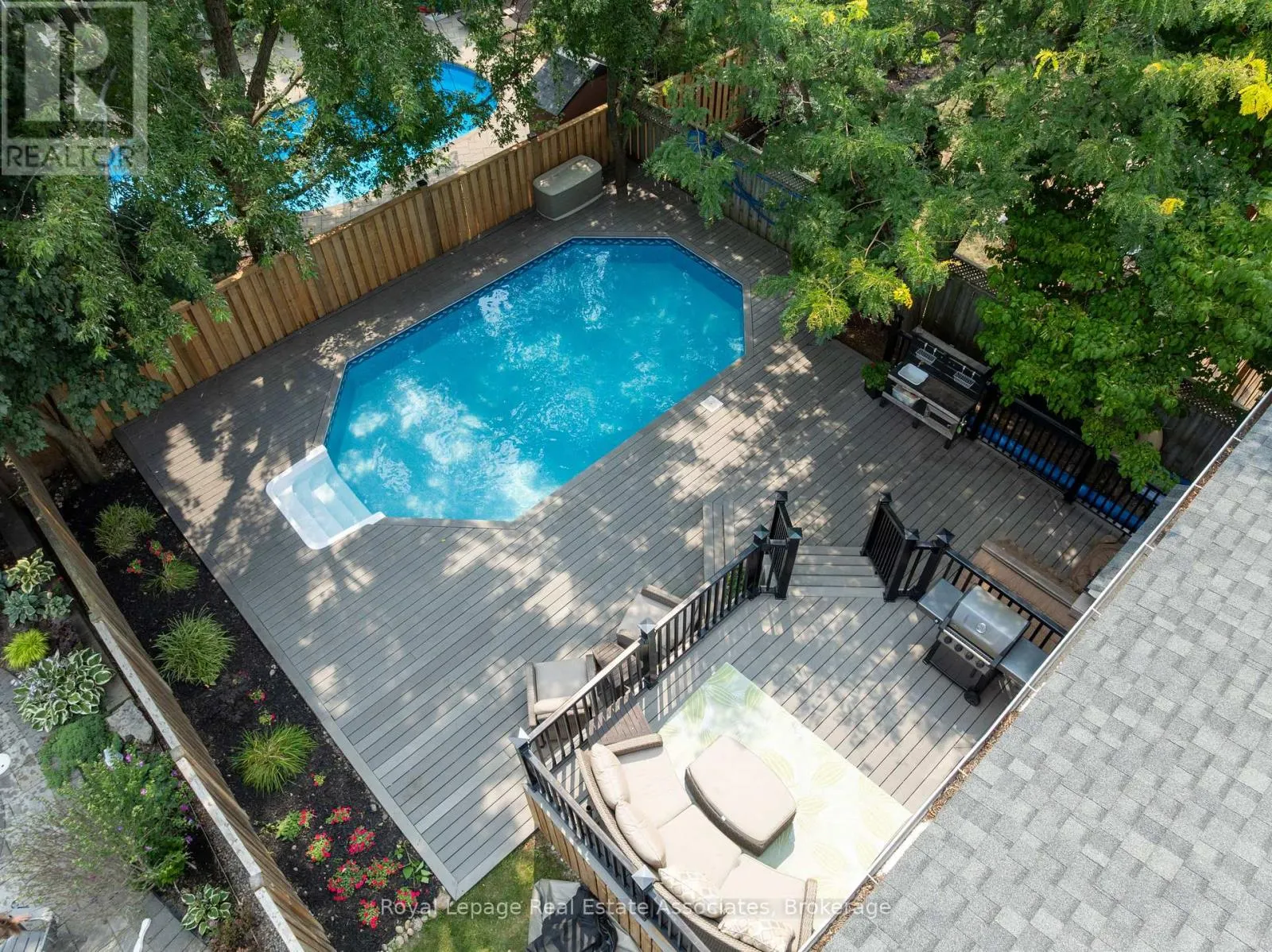 11 CODY AVENUE