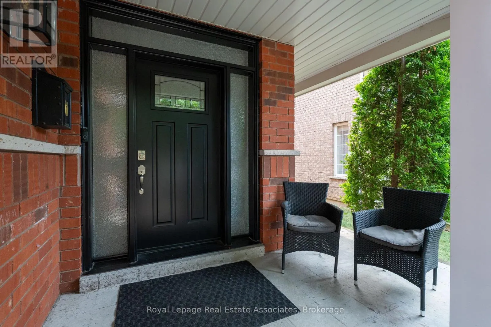 11 CODY AVENUE