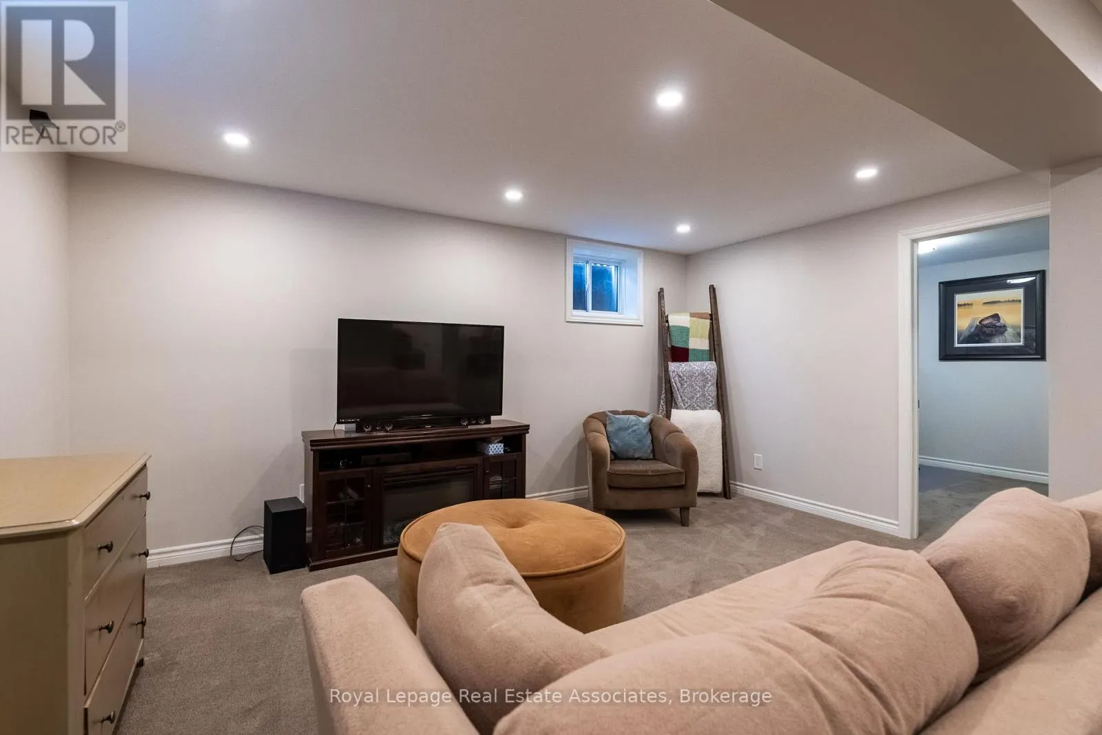11 CODY AVENUE