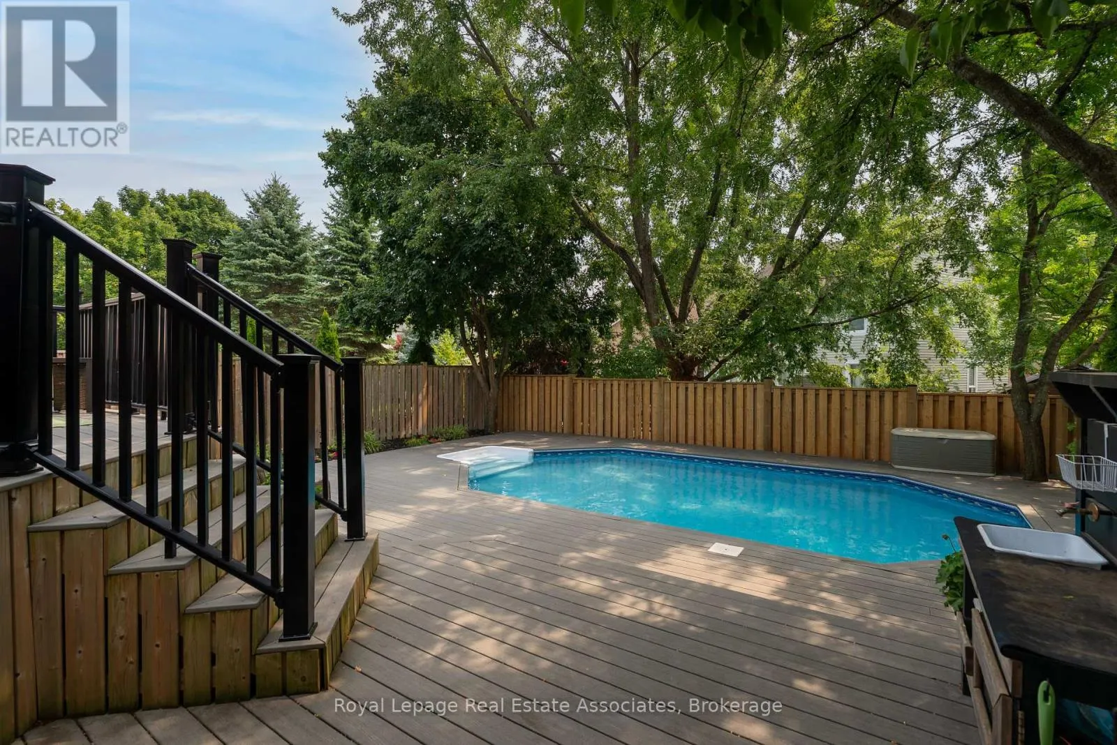 11 CODY AVENUE