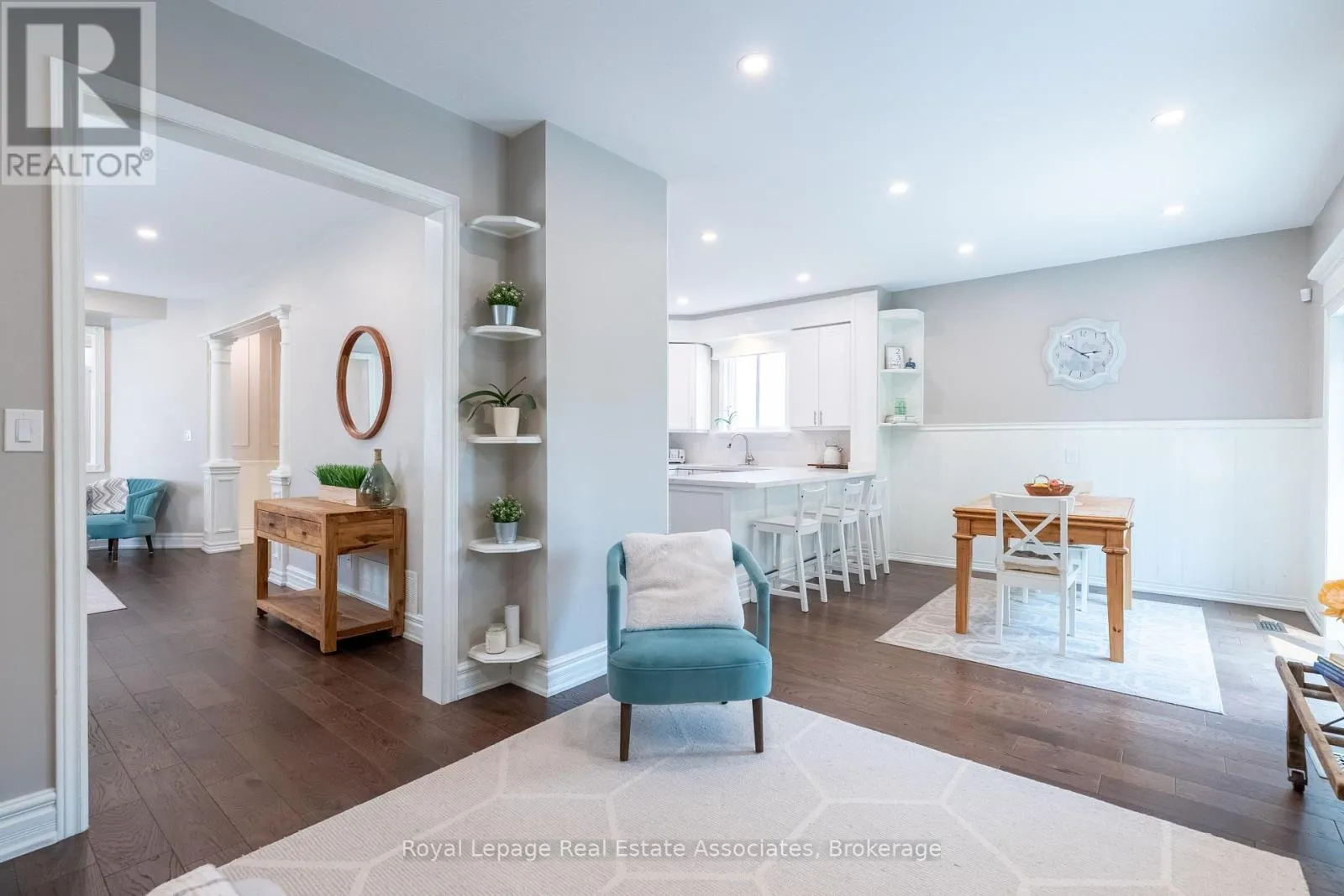11 CODY AVENUE