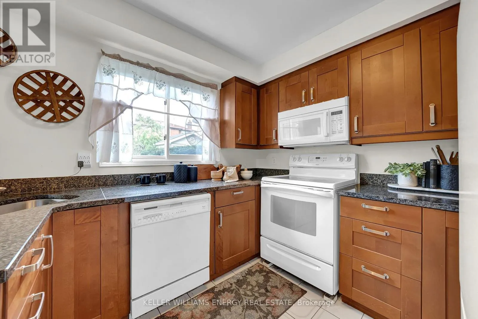 280 THORNTON ROAD N