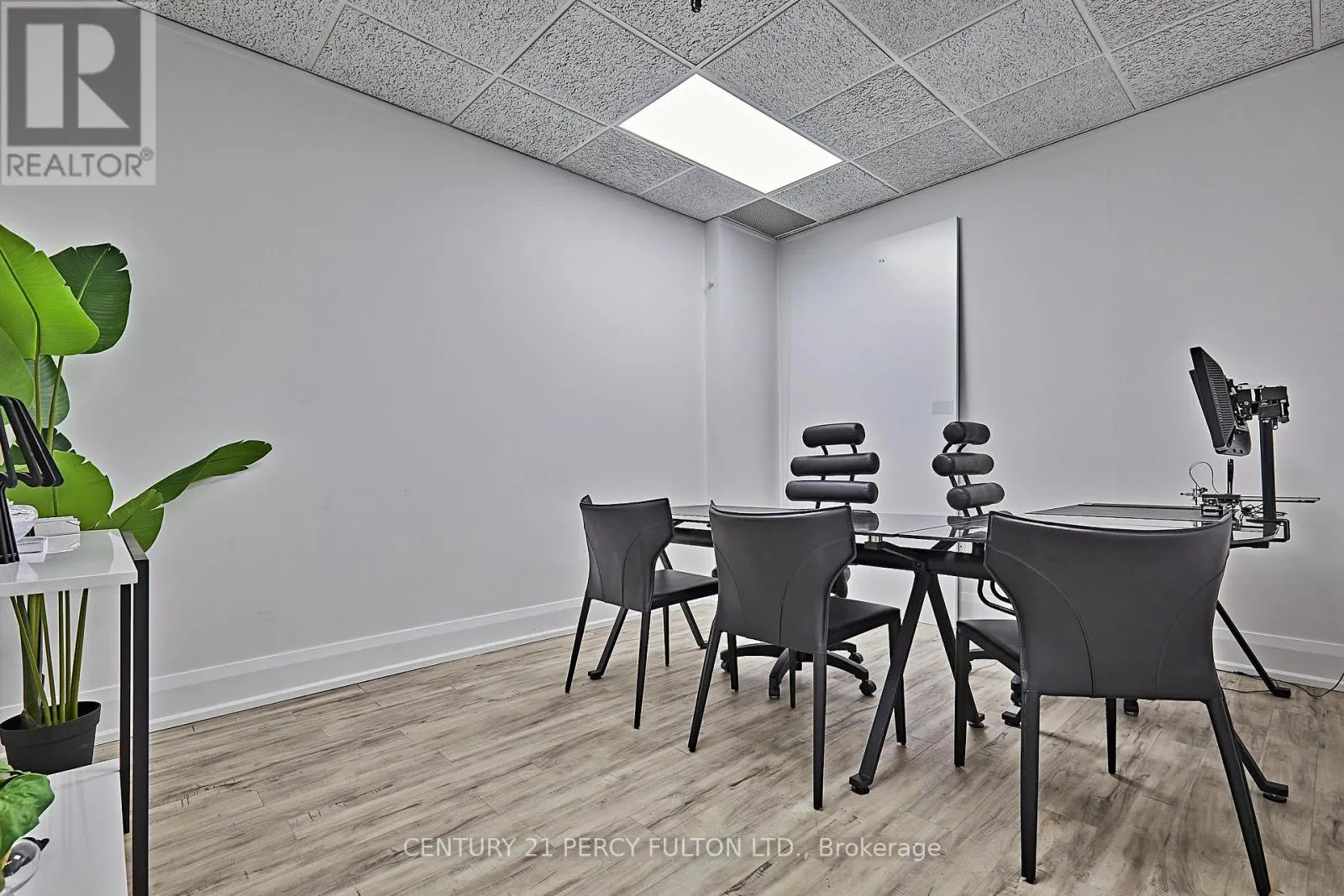 112 - 50 RICHMOND STREET E