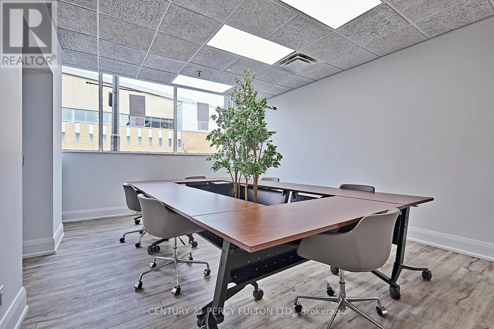 112 - 50 RICHMOND STREET E