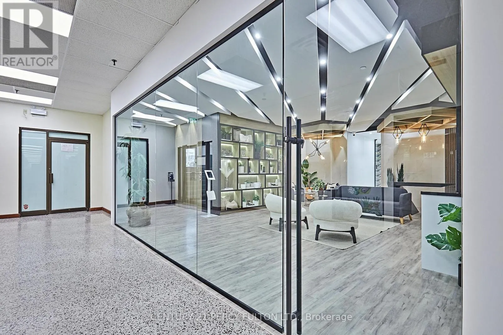 112 - 50 RICHMOND STREET E