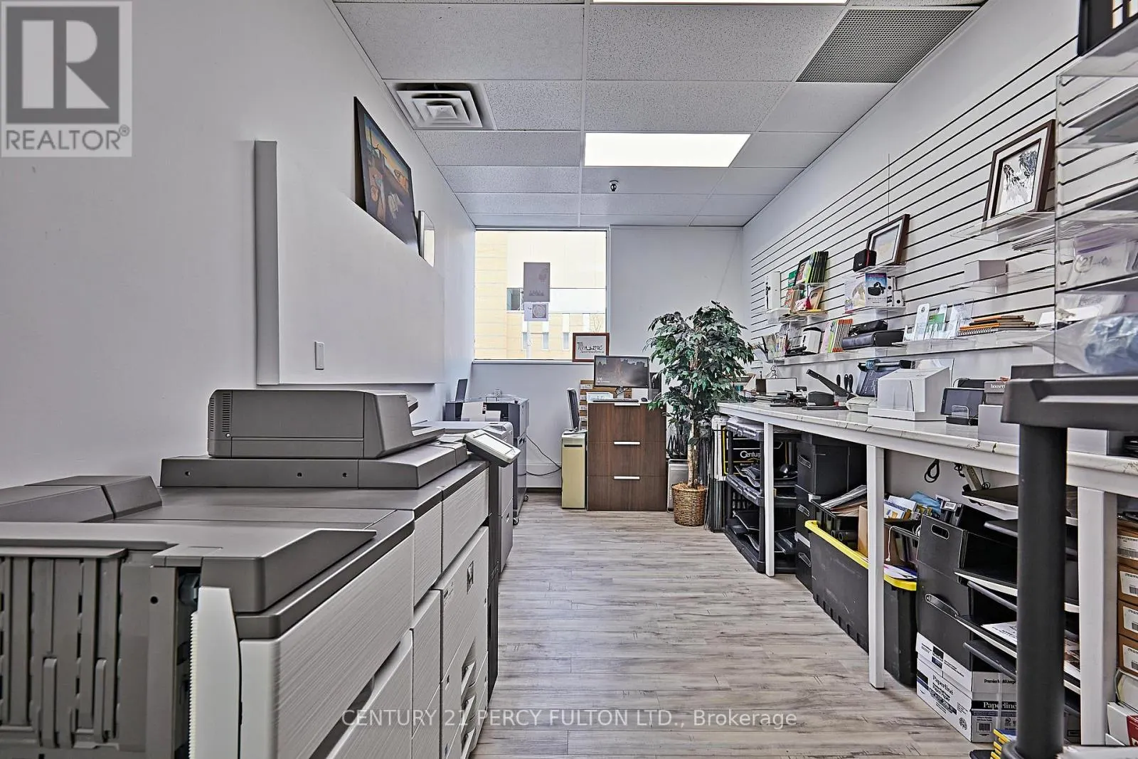 112 - 50 RICHMOND STREET E