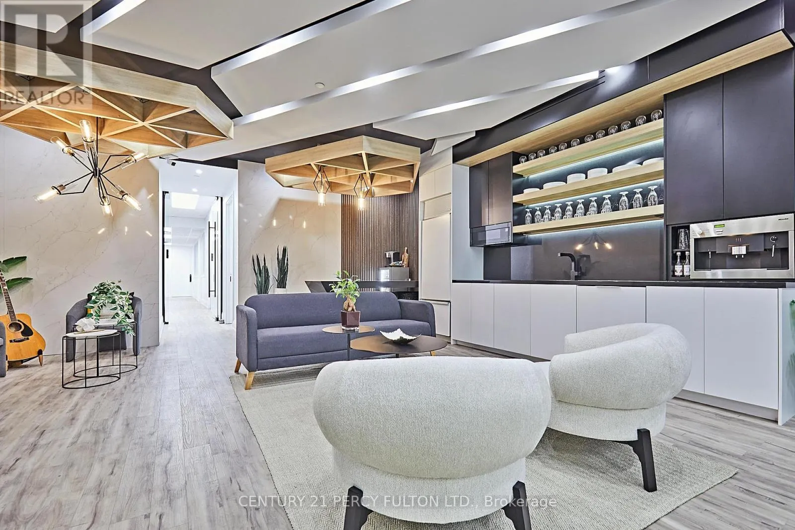 112 - 50 RICHMOND STREET E