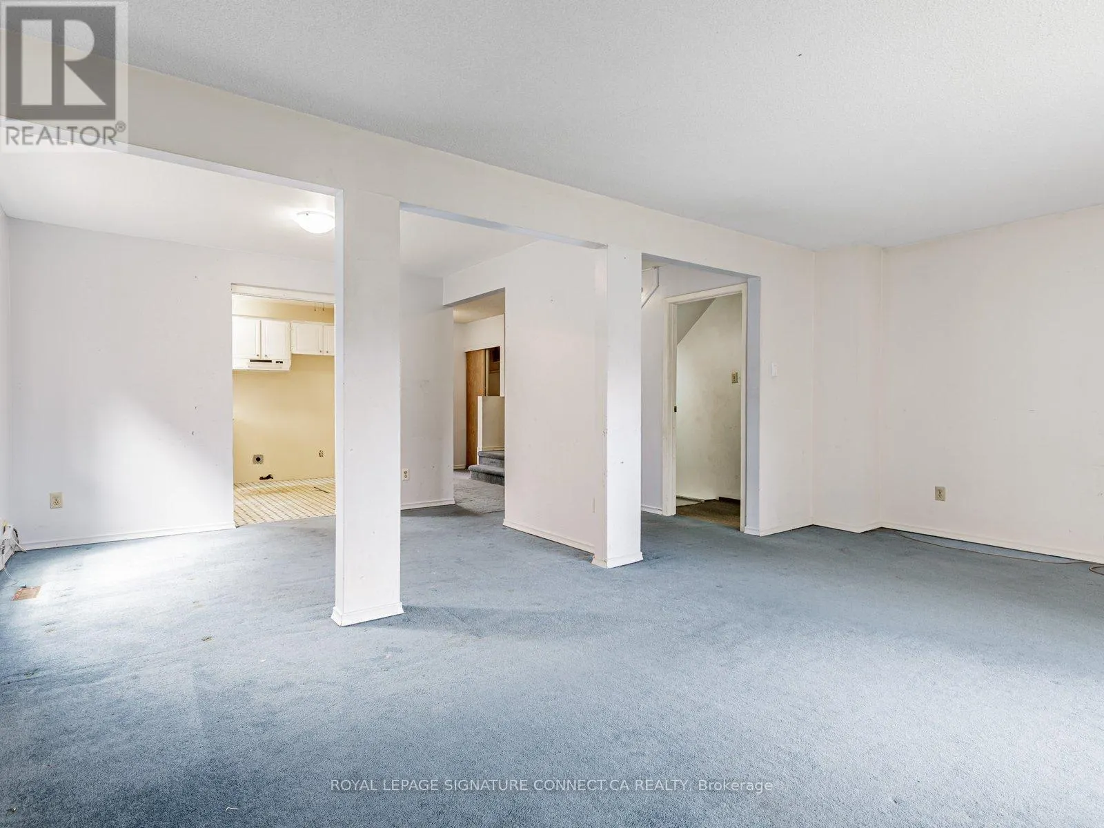 77 WHITE HEATHER BOULEVARD