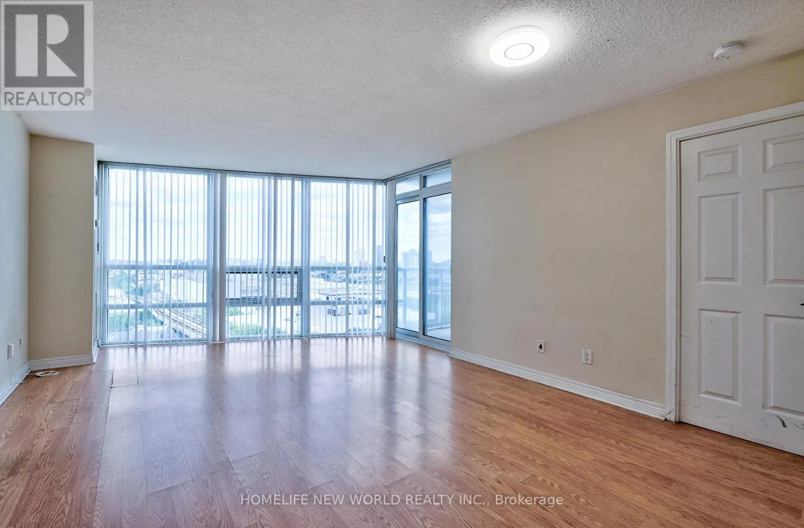 1105 - 83 BOROUGH DRIVE