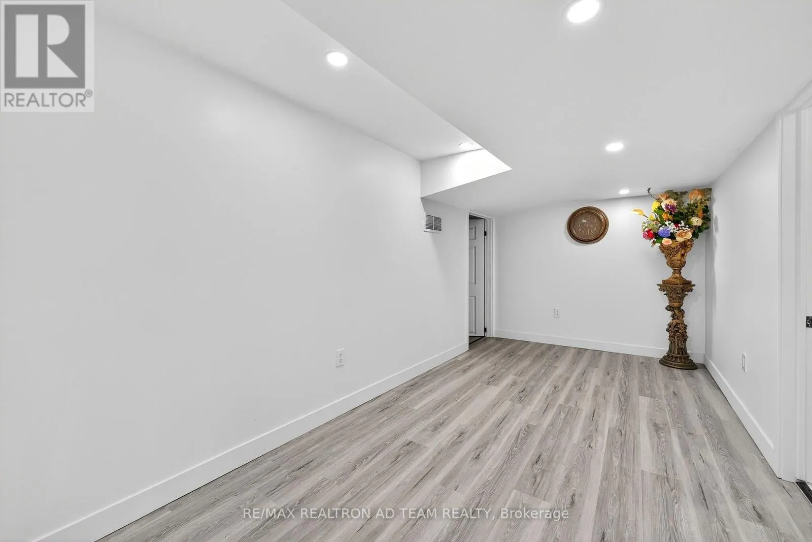 51 WINTERTON WAY