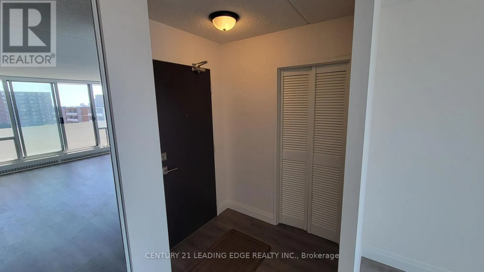 1005 - 2 GLAMORGAN AVENUE