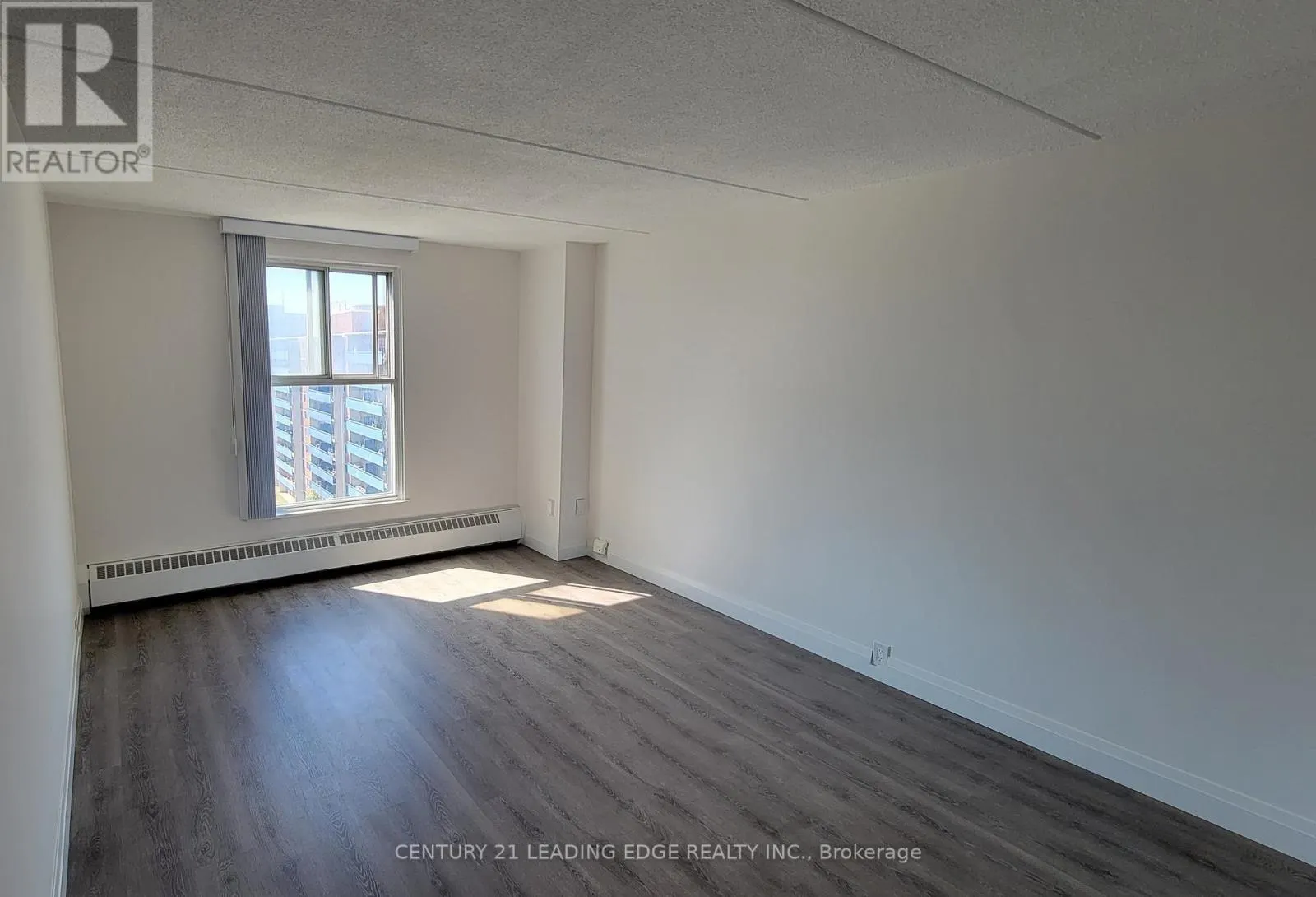 1005 - 2 GLAMORGAN AVENUE