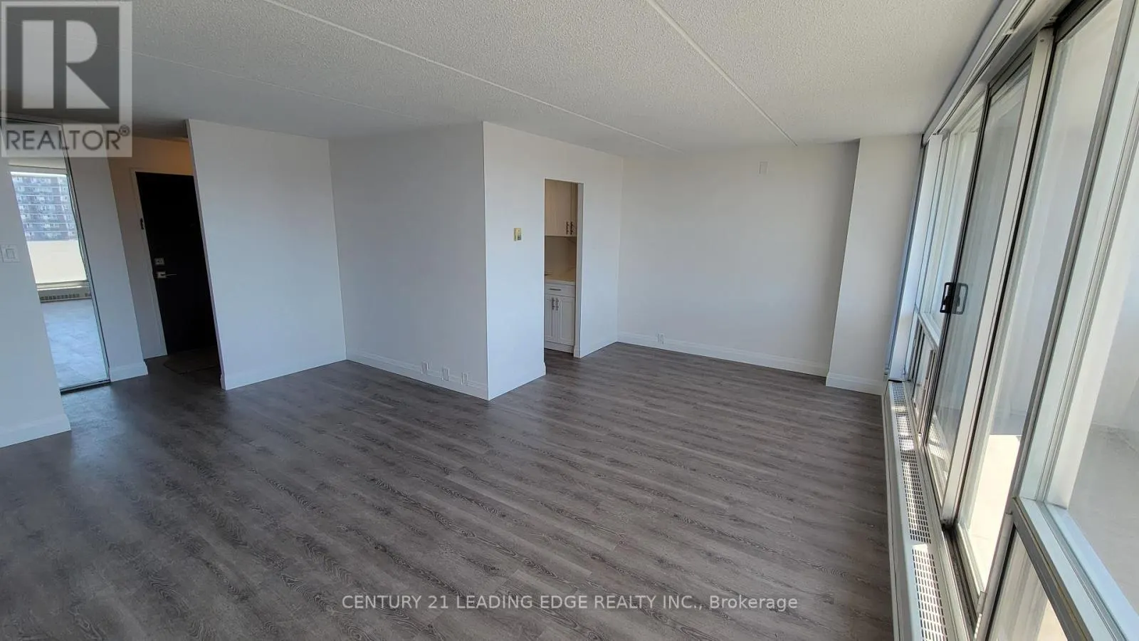 1005 - 2 GLAMORGAN AVENUE