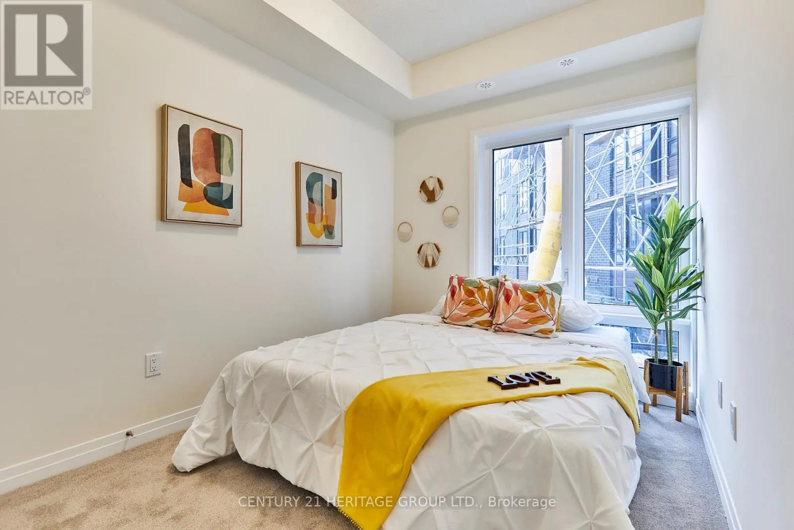 10 - 145 TAPSCOTT ROAD
