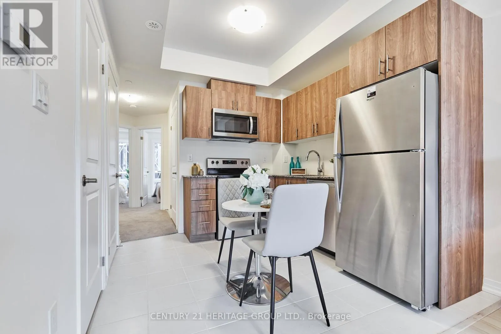 10 - 145 TAPSCOTT ROAD