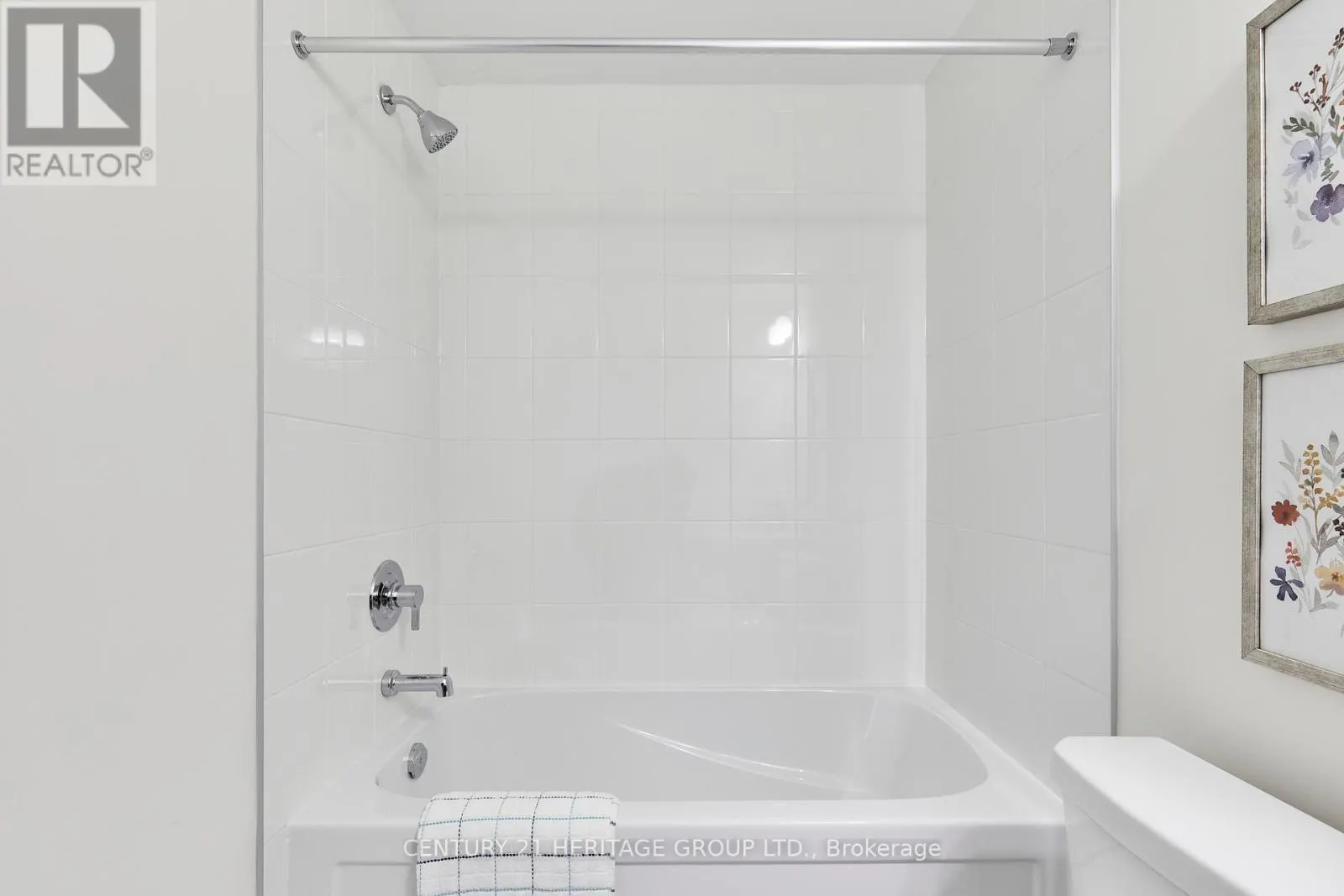 10 - 145 TAPSCOTT ROAD
