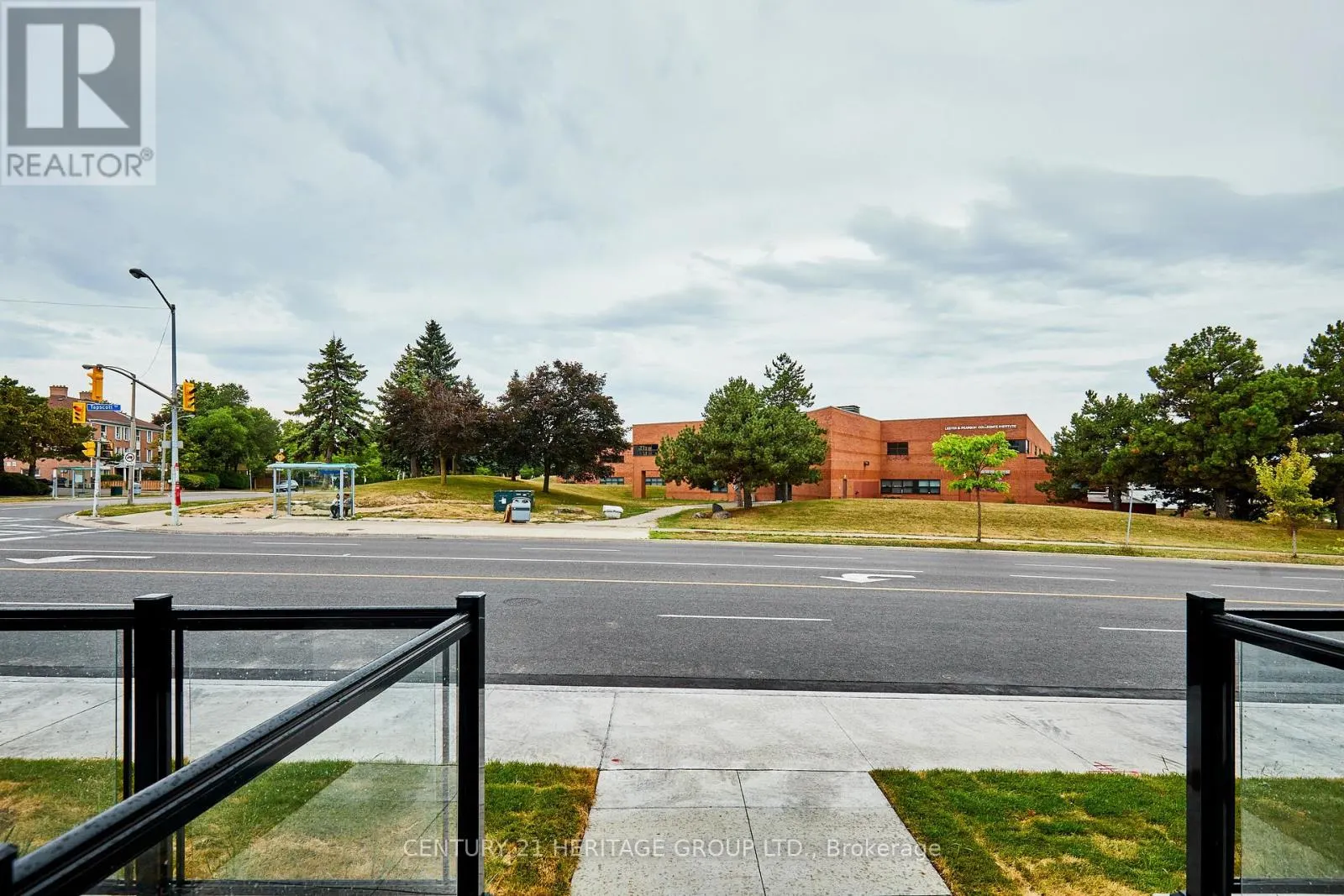 10 - 145 TAPSCOTT ROAD