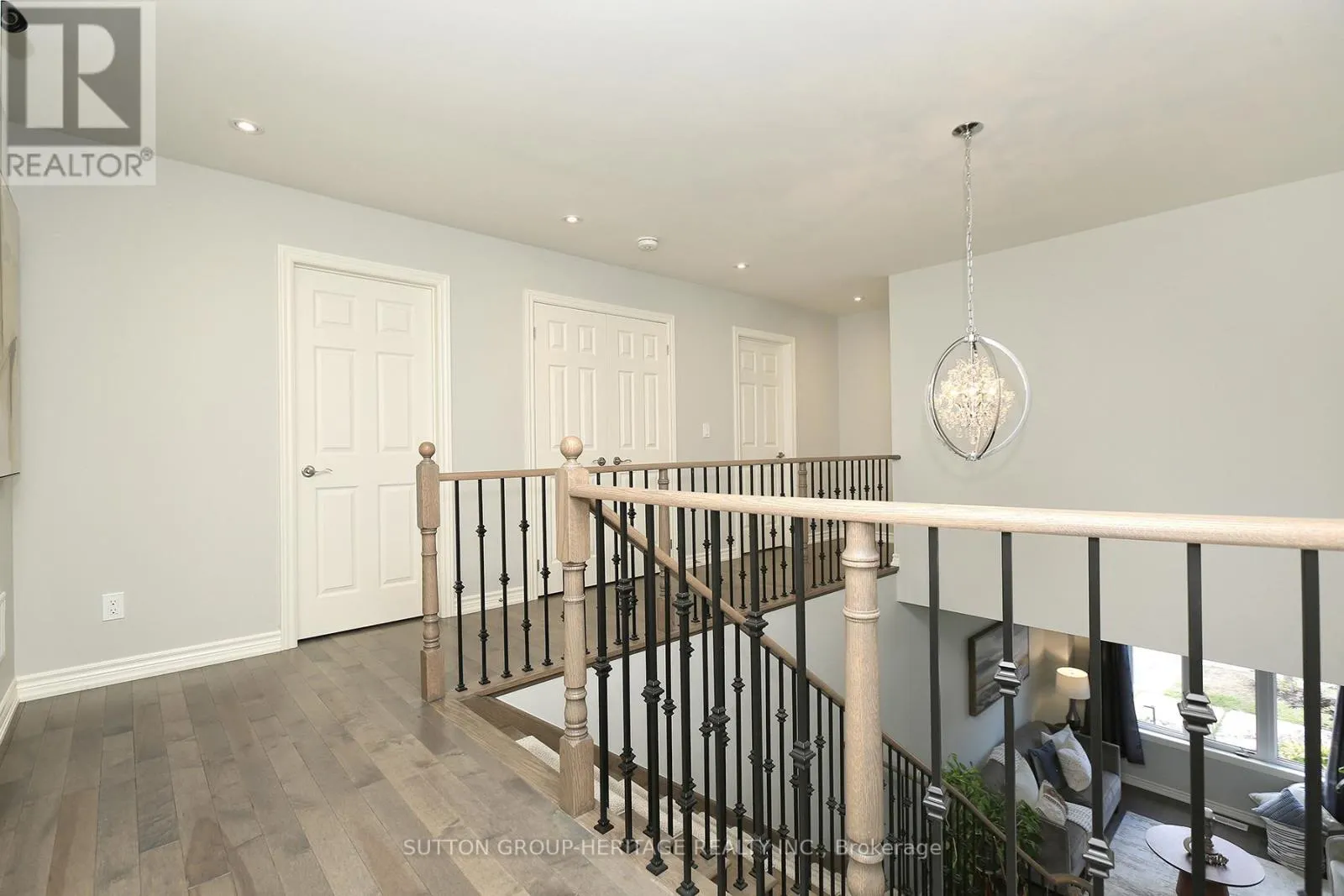 30 HUNWICKS CRESCENT