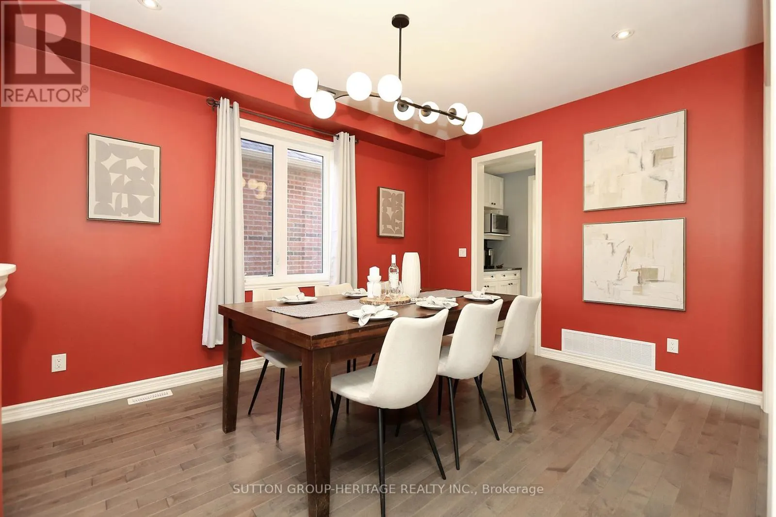 30 HUNWICKS CRESCENT