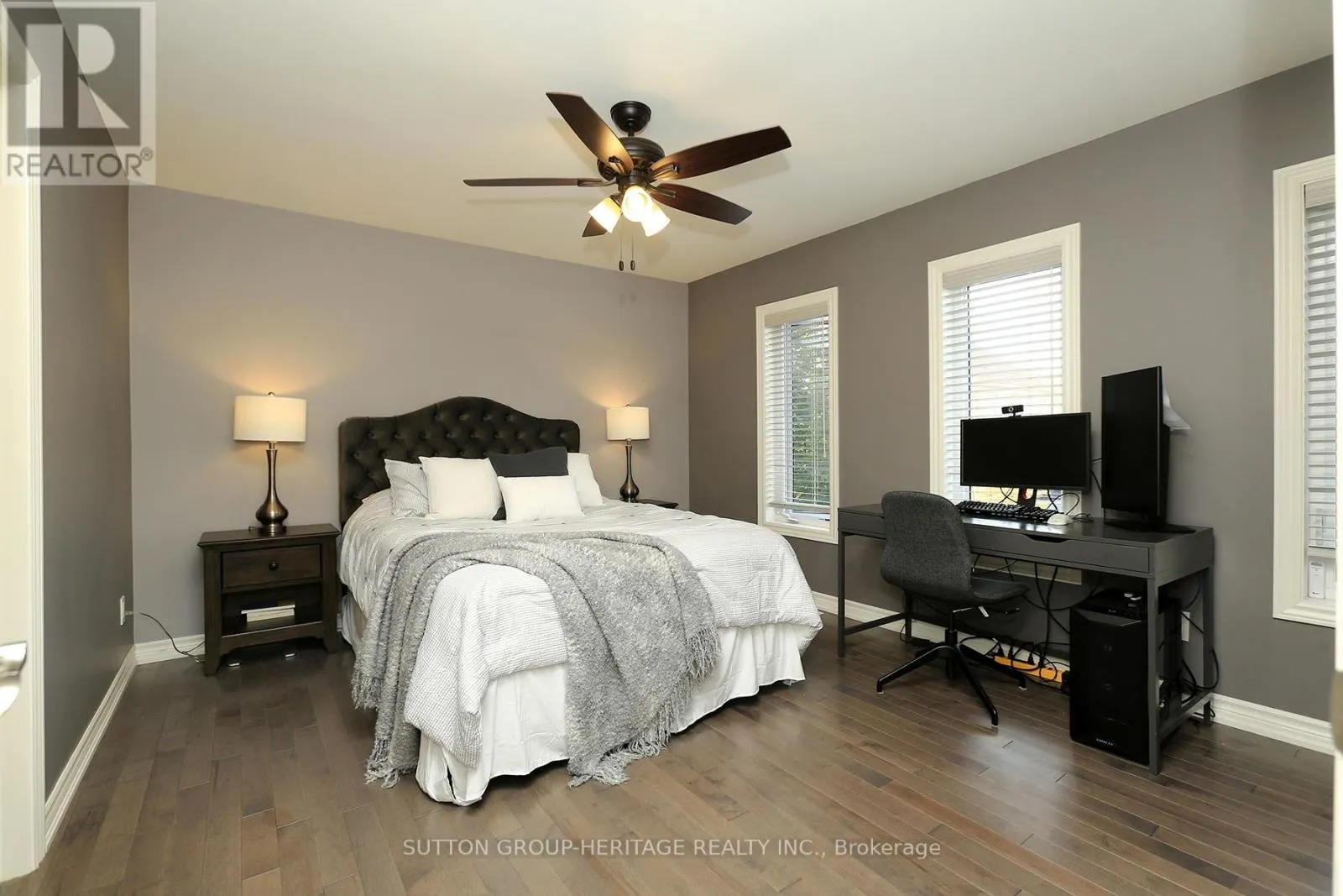 30 HUNWICKS CRESCENT