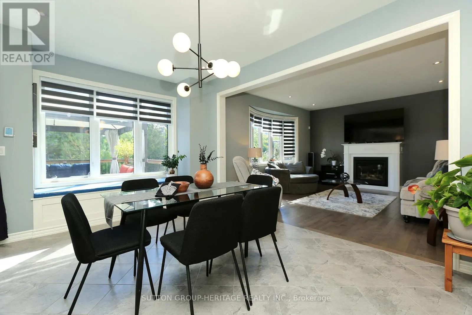 30 HUNWICKS CRESCENT