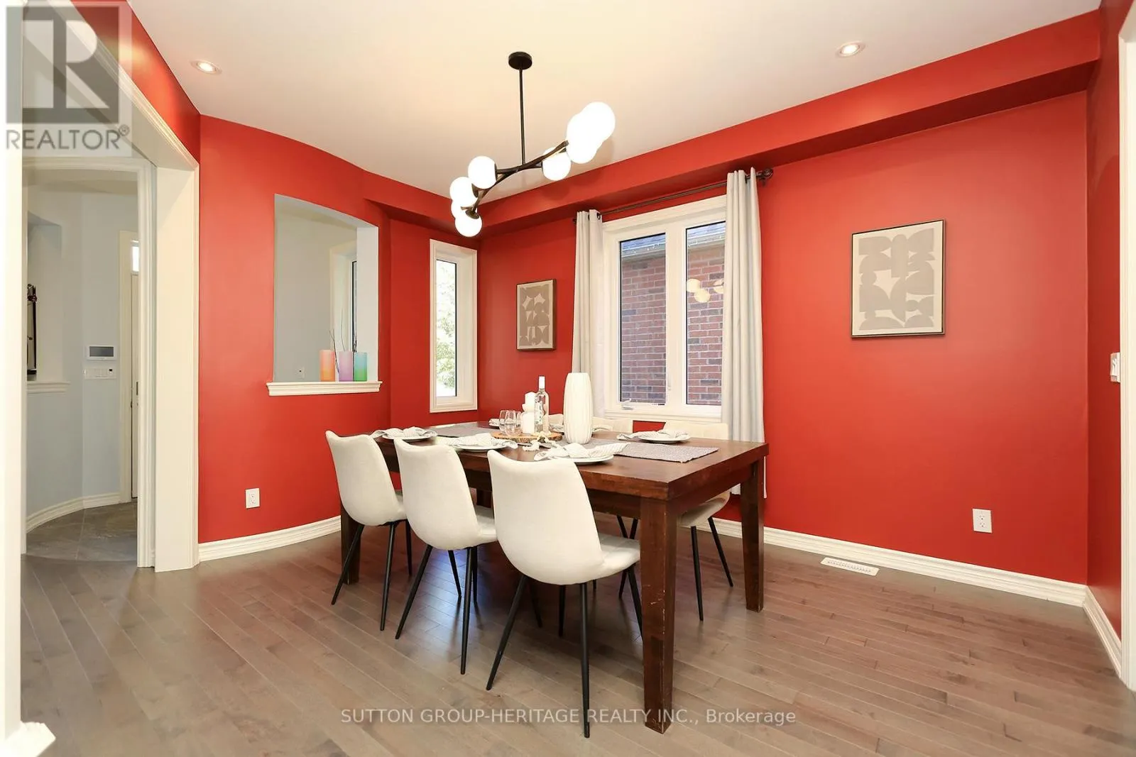 30 HUNWICKS CRESCENT