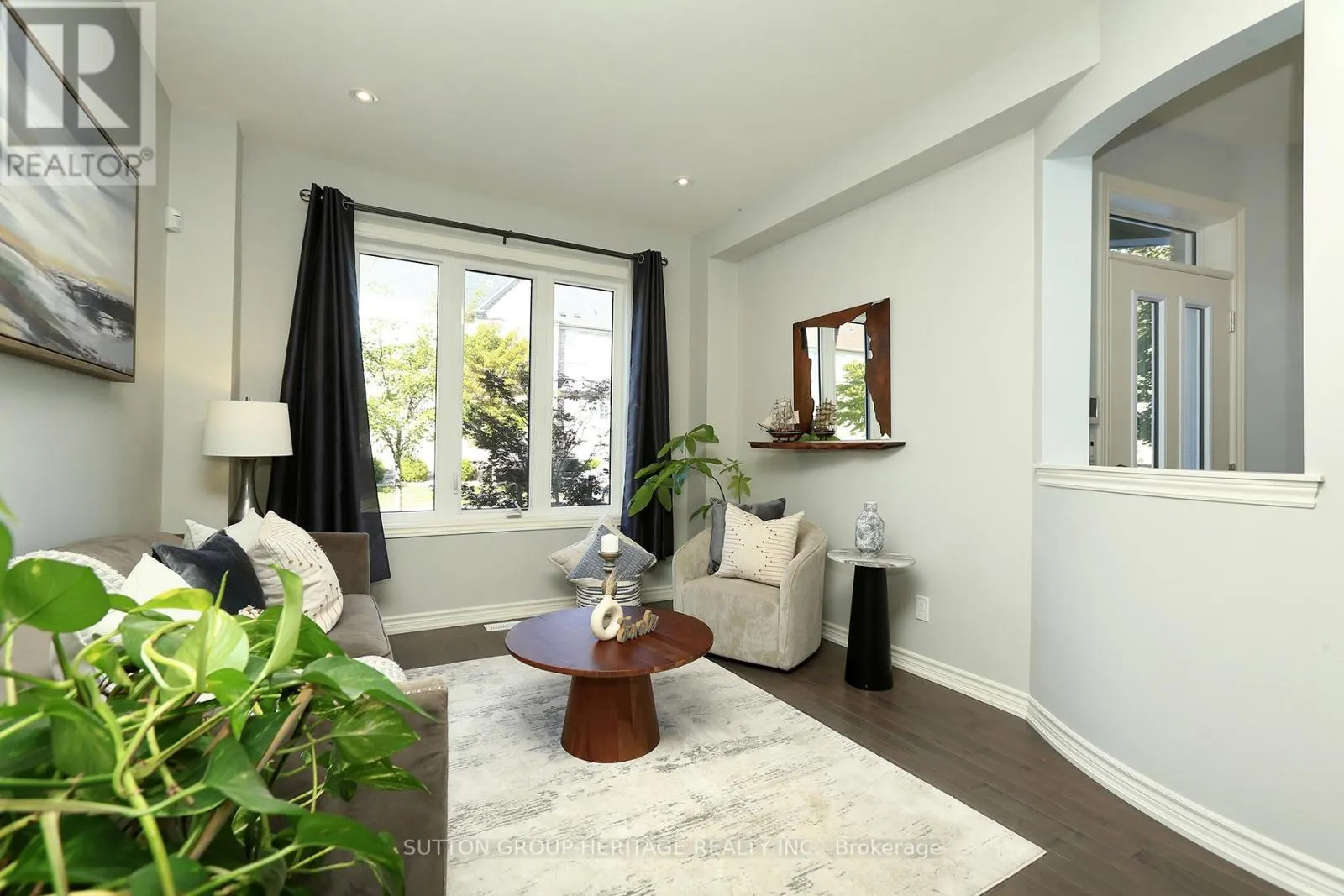 30 HUNWICKS CRESCENT