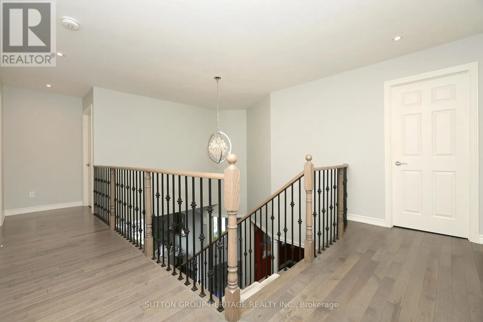 30 HUNWICKS CRESCENT
