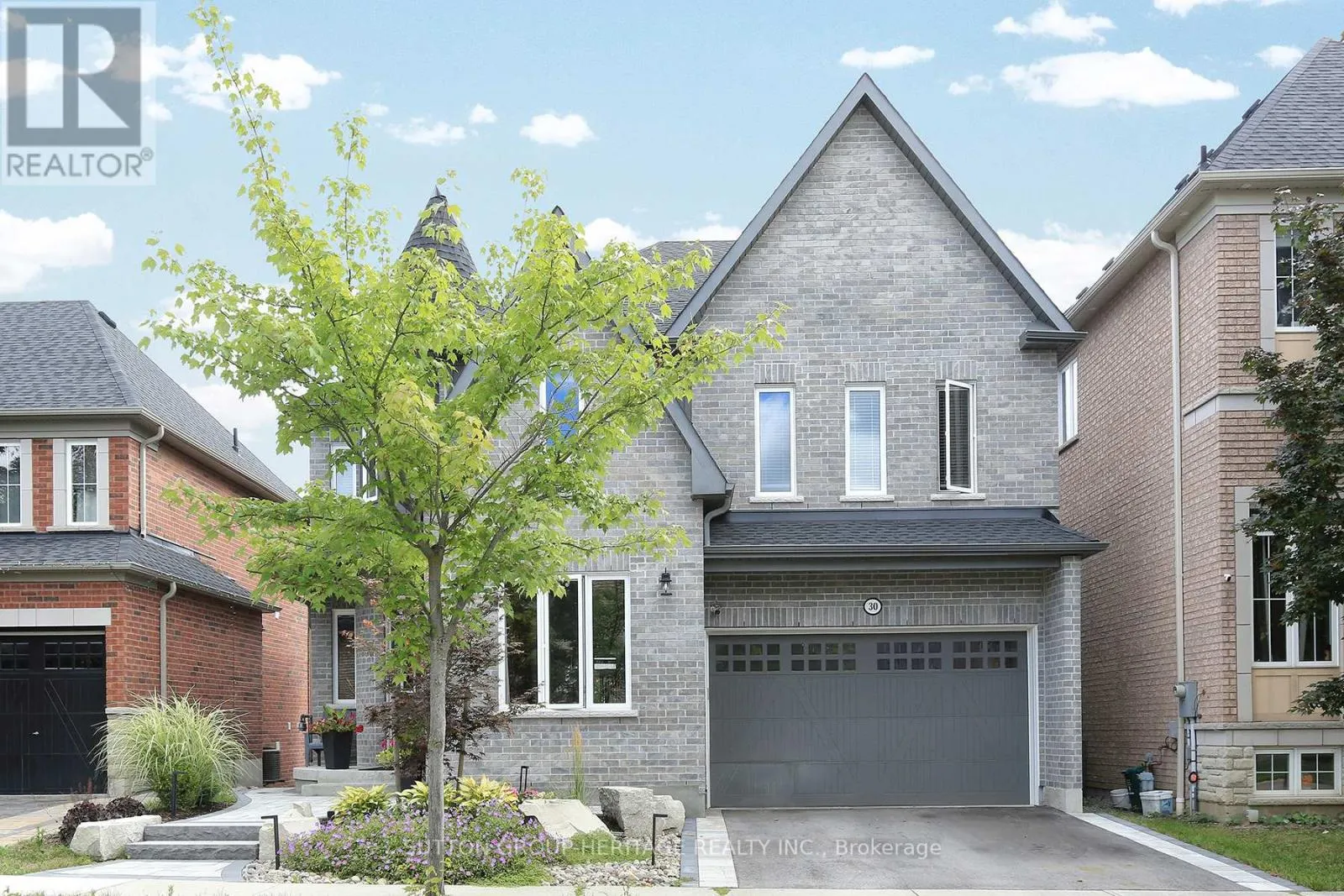 30 HUNWICKS CRESCENT