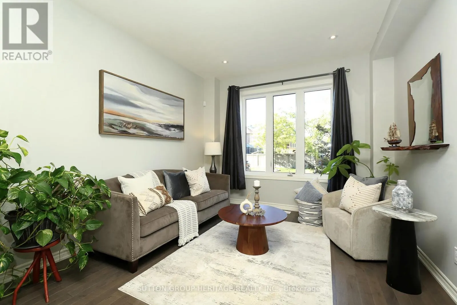 30 HUNWICKS CRESCENT