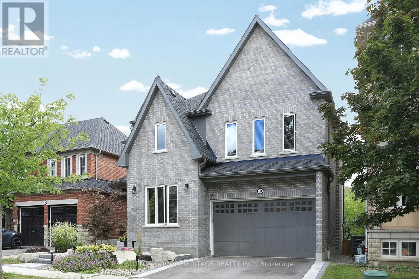 30 HUNWICKS CRESCENT