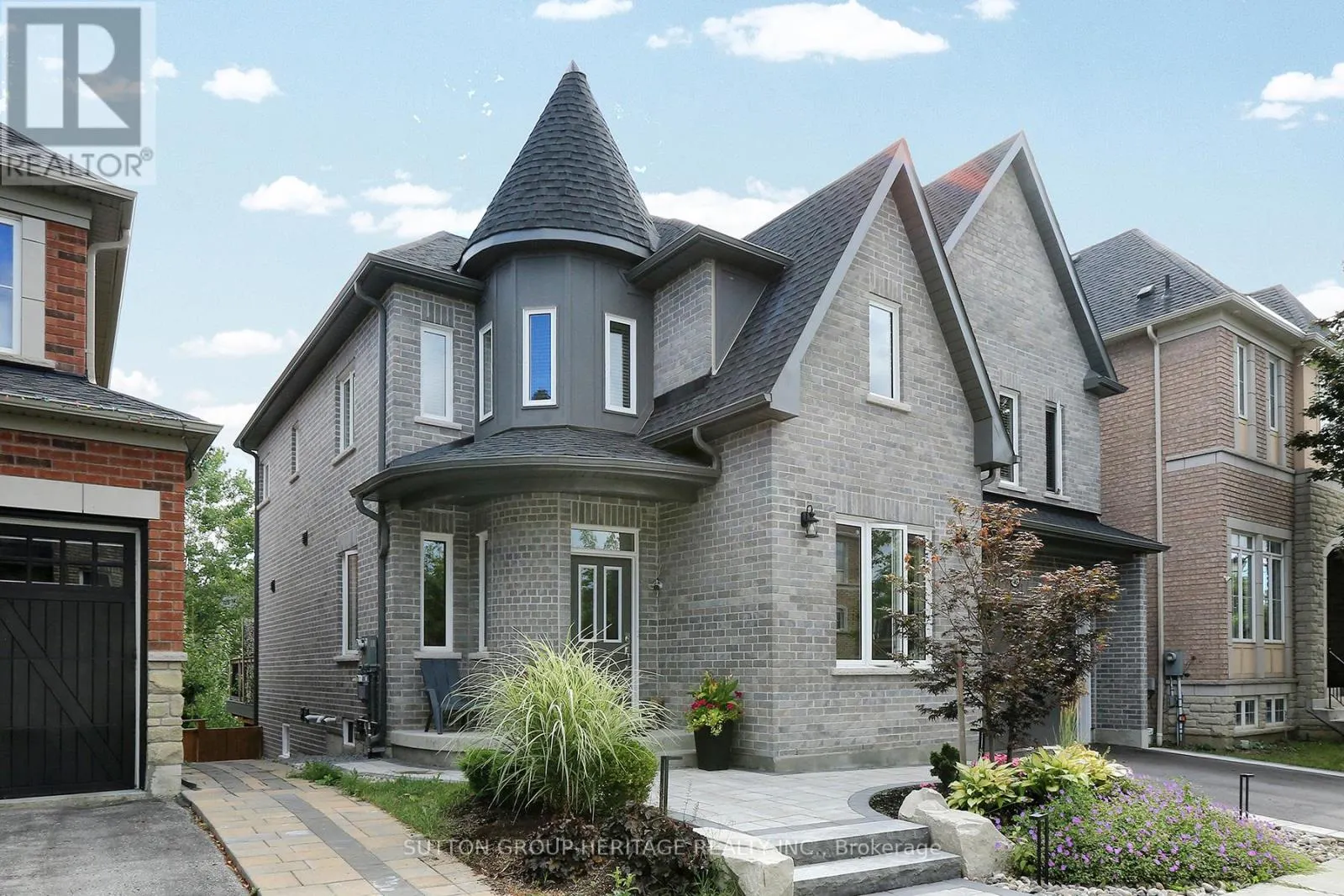 30 HUNWICKS CRESCENT