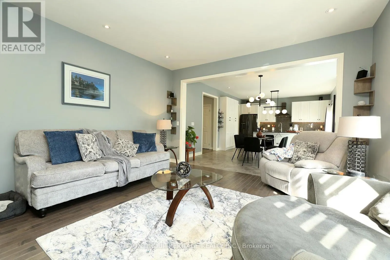 30 HUNWICKS CRESCENT
