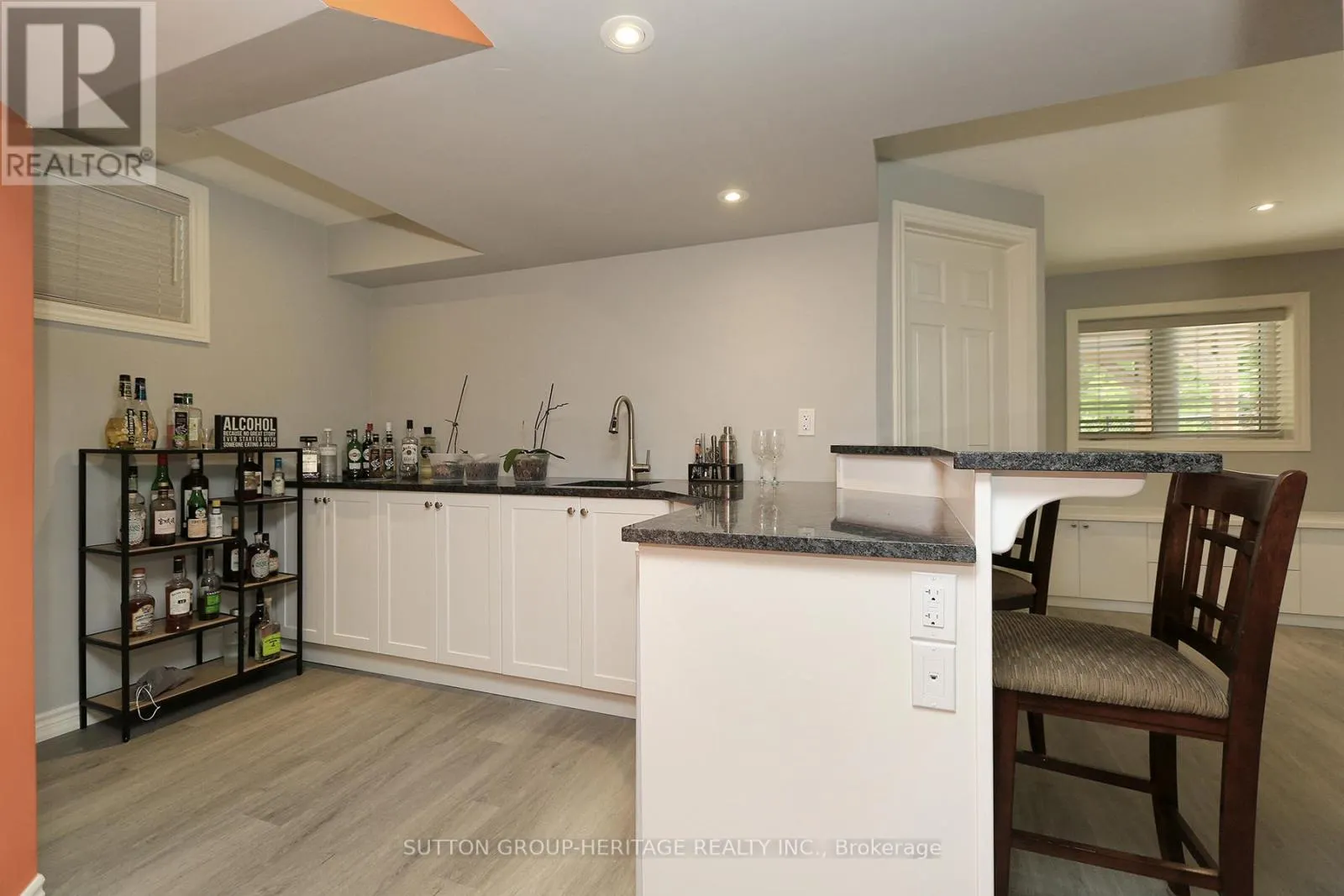 30 HUNWICKS CRESCENT