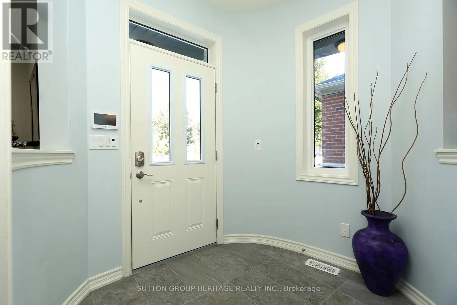 30 HUNWICKS CRESCENT