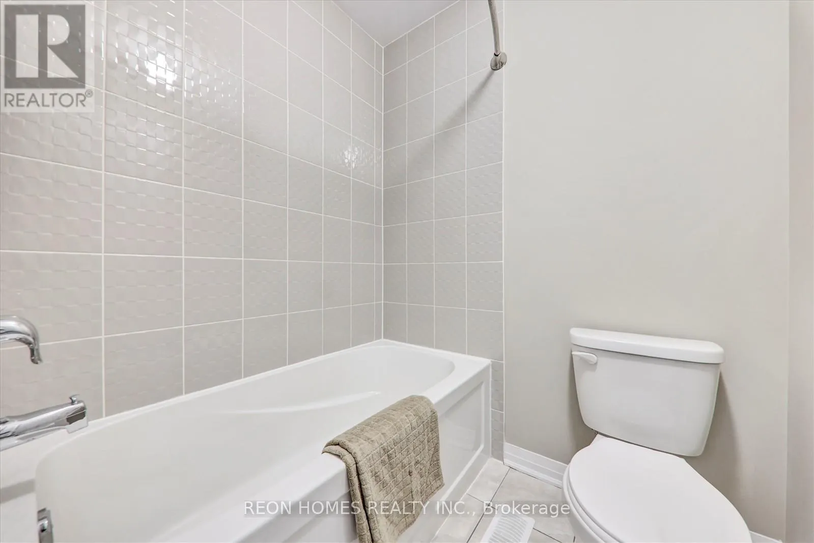 38 CROWS NEST LANE