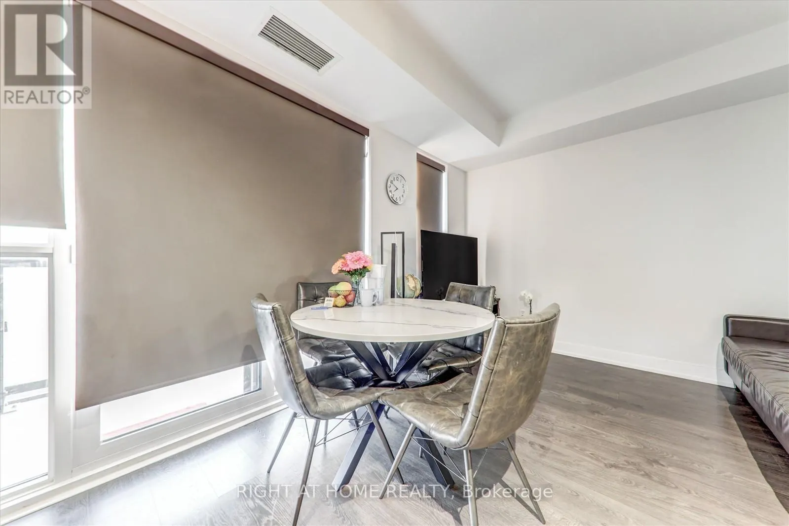 321 - 2550 SIMCOE STREET N