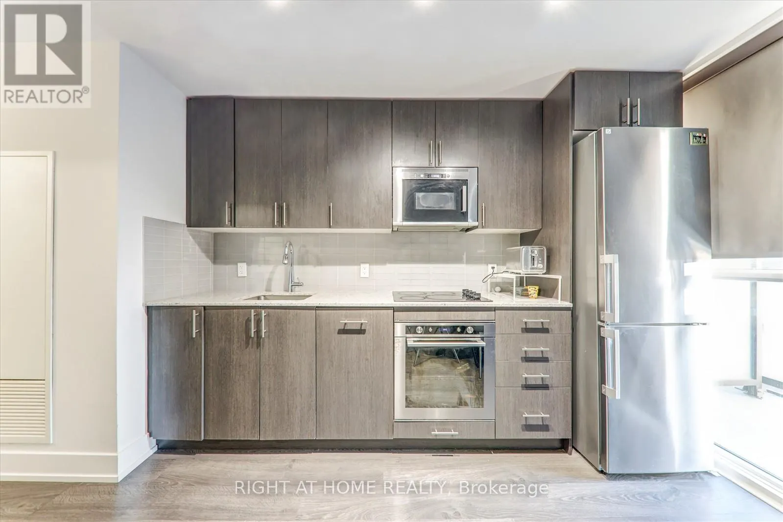 321 - 2550 SIMCOE STREET N