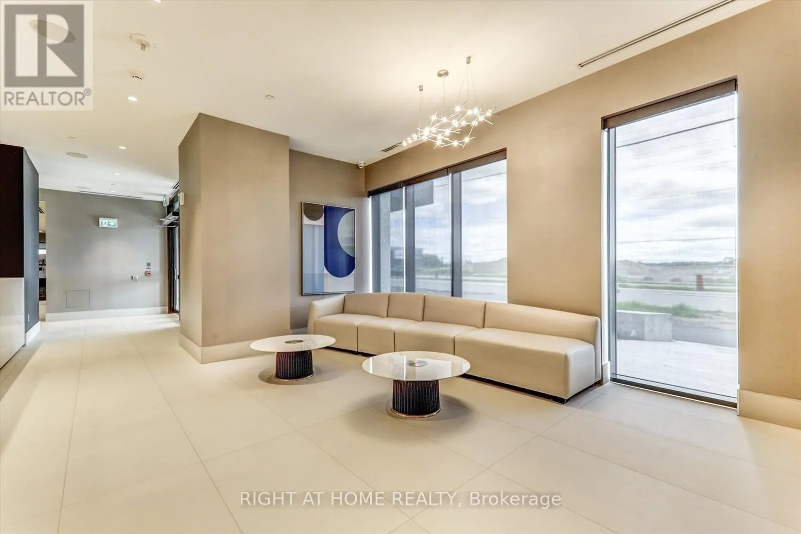 321 - 2550 SIMCOE STREET N